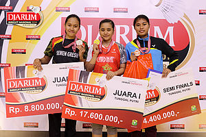 Hera Desi Juara Tunggal Putri Sirnas Surabaya 2016