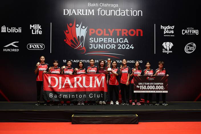 Susy Susanti & Skuad U19 Putri PB Djarum (Djarum Badminton)