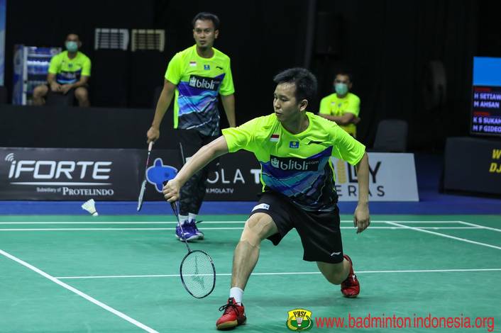 Hendra Setiawan/Mohammad Ahsan (tim Banteng) menyambut pengembalian.