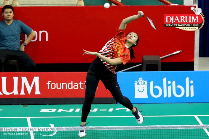 Melsya Nur Fitriani (PB Victory Bogor) melepaskan serangan.