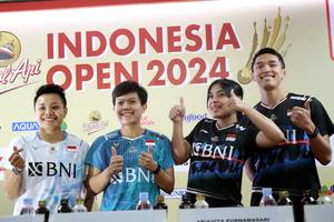 Apriyani Rahayu, Siti Fadia Silva Ramadhanti, Gregoria Mariska Tunjung, & Jonatan Christie (Djarum Badminton)