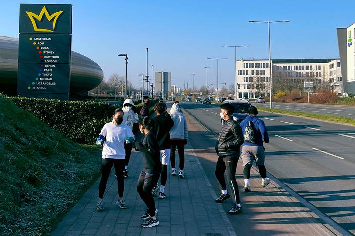 Latihan perdana tim Indonesia di Jerman jelang German Open 2022 (Humas PP PBSI)