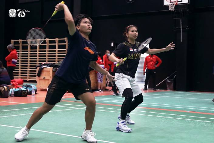 Siti Fadia Silva Ramadhanti & Greysia Polii (Foto: Akun Twitter @INABadminton)