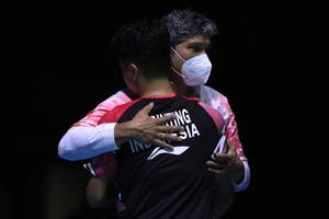 Anthony Sinisuka Ginting & Irwansyah (Humas PP PBSI)