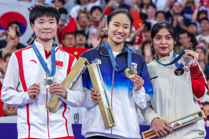 He Bing Jiao, An Se Young, & Gregora Mariska Tunjung (PBSI/Badmintonphoto/Mikael Ropars)