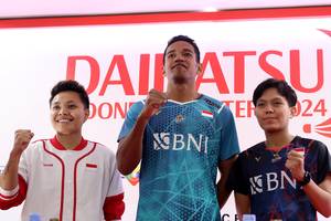 Apriyani Rahayu, Chico Aura Dwi Wardoyo, & Siti Fadia Silva Ramadhanti (Djarum Badminton)