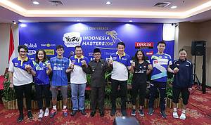 Foto bersama usai konfrensi pers Yuzu Indonesia Masters 2019 BWF Tour Super 100.
