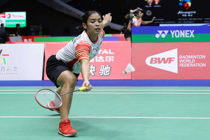 Gregoria Mariska Tunjung (Indonesia) menyambut pengembalian.