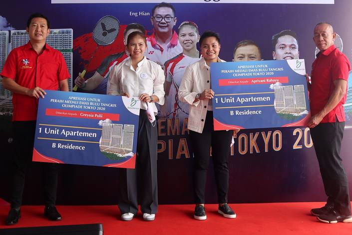 Greysia Polii dan Apriyani Rahayu masing-masing memperoleh apartemen senilai Rp 680 juta dari B Residence Serpong (Foto: Dok. B Residence)