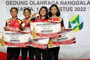 Para juara kategori Tunggal Anak-anak Putri pada Piala Presiden 2022 (Djarum Badminton)