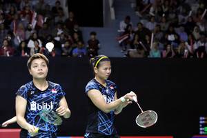 Apriyani Rahayu & Greysia Polii (Djarum Badminton)