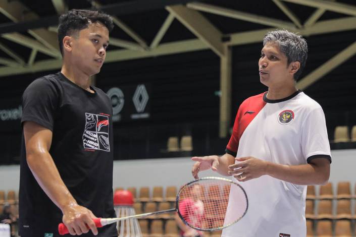 Anthony Sinisuka Ginting & Irwansyah (Humas PP PBSI)