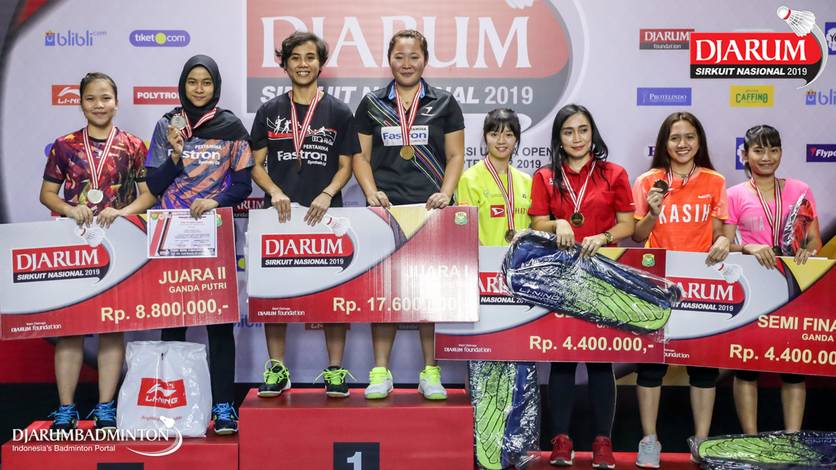 Nadiya Melati/Tiara Rosalia Nuraidah (PB Pertamina Fastron) juara ganda dewasa putri Djarum Sirkuit Nasional Li-ning Sulawesi Utara Open 2019.