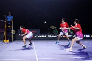 Tse Ying Suet, Hendra Setiawan, & Chen Tang Jie (Djarum Badminton)