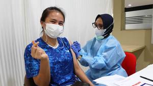 Melati Daeva Oktavianti (Indonesia) saat menerima vaksin kedua beberapa bulan lalu. (Foto: PP PBSI)