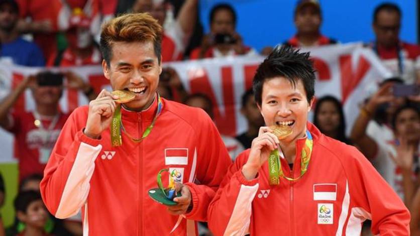 Tontowi Ahmad/Liliyana Natsir (Indonesia) saat merebut medali emas Olimpiade Rio de Janeiro 2016 lalu.