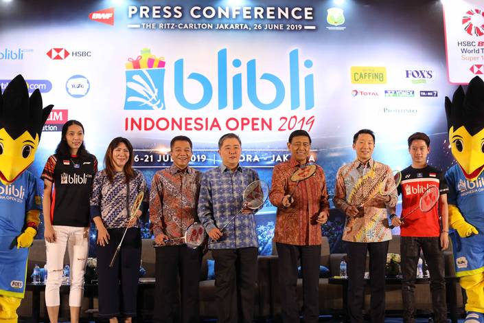Foto bersama usai konfrensi pers Blibli.com Indonesia Open 2019 BWF World Tour Super 1000 .