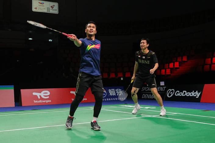 Hendra Setiawan dan Mohammad Ahsan menjajal Ceres Arena (Humas PP PBSI)