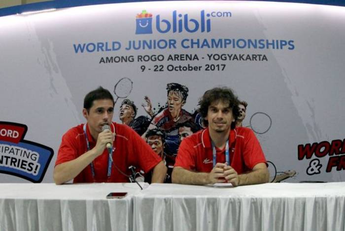 Oscar Martinez dan Javier Martinez, Pelatih Spanyol